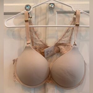 Size 40B Soma “Pale Sand” Embraceable Push Up Plunge Bra with Lace.